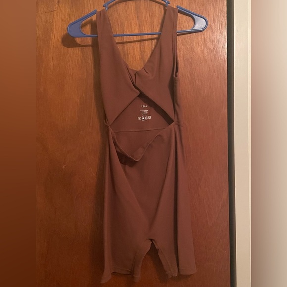 Active By Teal Twist Front Onesie - Picture 1 of 4
